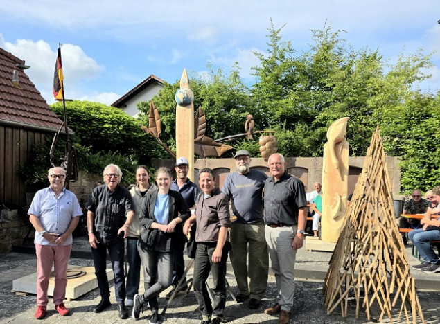 Gruppenfoto v.l.: Peter Detig, Beat Breitenstein, Johanna Helle, Johanna Barth,, Elias Frisch, Jana Debrodt, Dr. Ulrich Barnickel u. Manfred Helfrich.