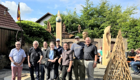 Gruppenfoto v.l.: Peter Detig, Beat Breitenstein, Johanna Helle, Johanna Barth,, Elias Frisch, Jana Debrodt, Dr. Ulrich Barnickel u. Manfred Helfrich.