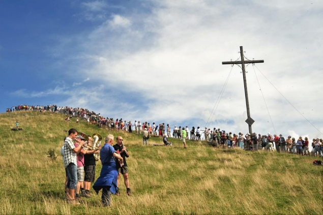 Feierstunde 100 Jahre Gedenkkreuz Wasserkuppe-Pferdskopf